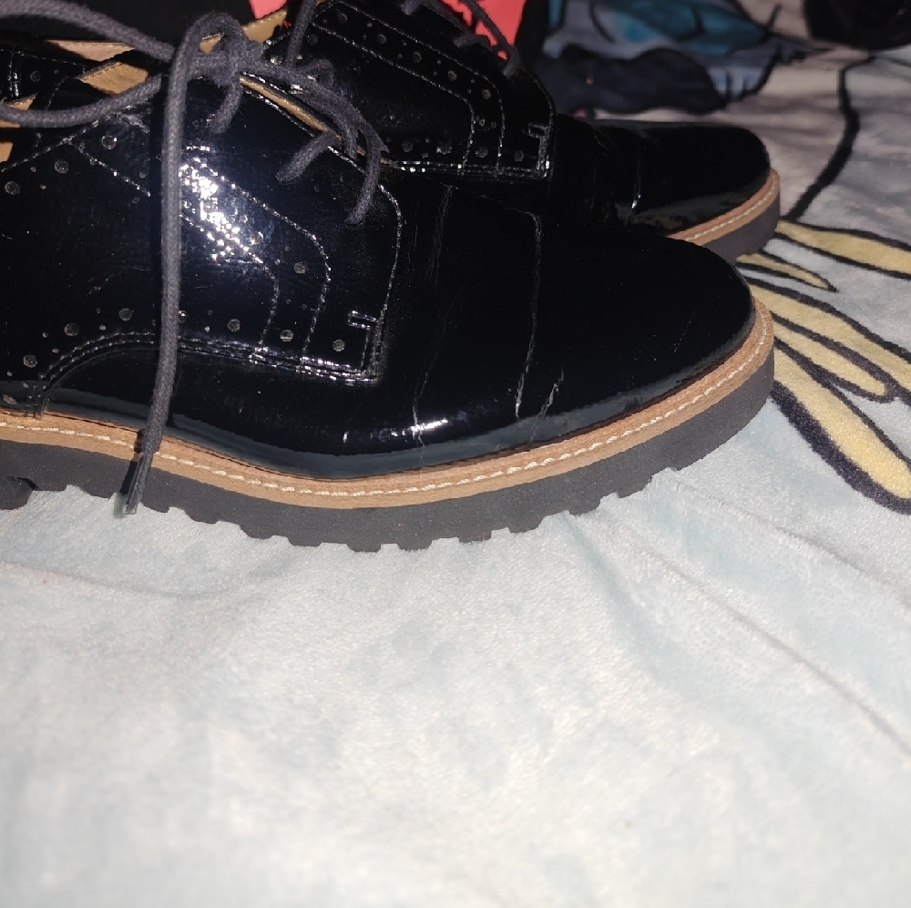 Black Patent Leather Oxford Shoes - Picture 2 of 12